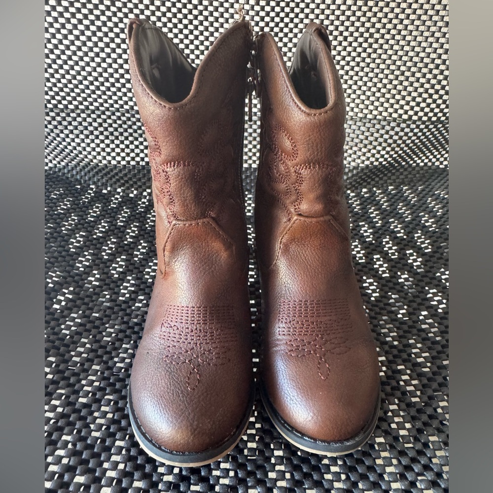 Cat & Jack girl Boots in Rich Brown